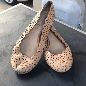 Tan flats